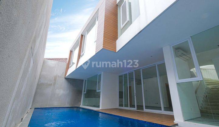 Rumah Baru Semi Furnished SHM di Pondok Indah, Jakarta Selatan 1