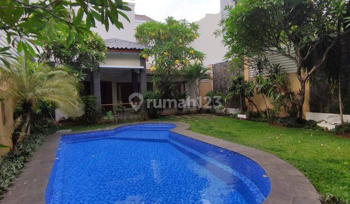 Rumah 2 Lantai Bagus SHM di Kemang, Jakarta Selatan 2