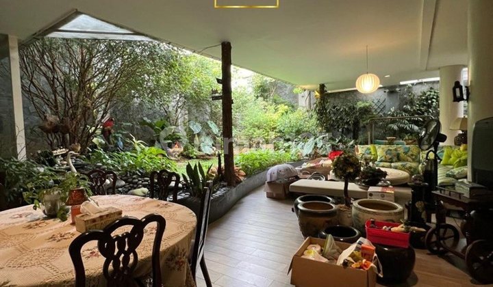 Rumah Bagus Semi Furnished SHM Pondok Indah, Jakarta Selatan