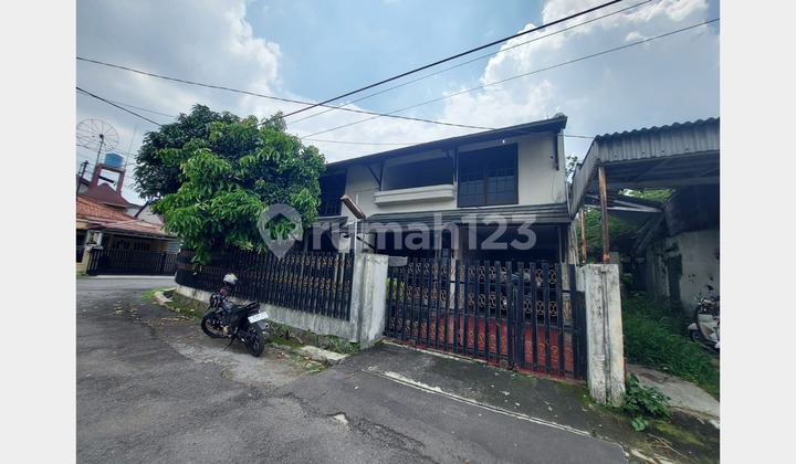 Rumah Murah Bangunan Lama Terawat Golf Arcamanik Bandung bisa KPR