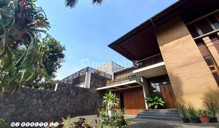 Rumah Lux Mainroad Ir.h.djuanda Dago Dekat Pusat Kota Bandung 1