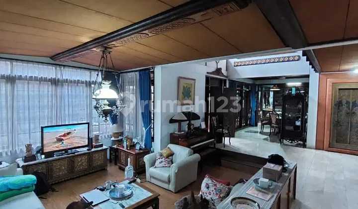 Rumah SHM Nuansa Bali di Jl. Cisitu Sayap Dago Bandung bisa KPR
