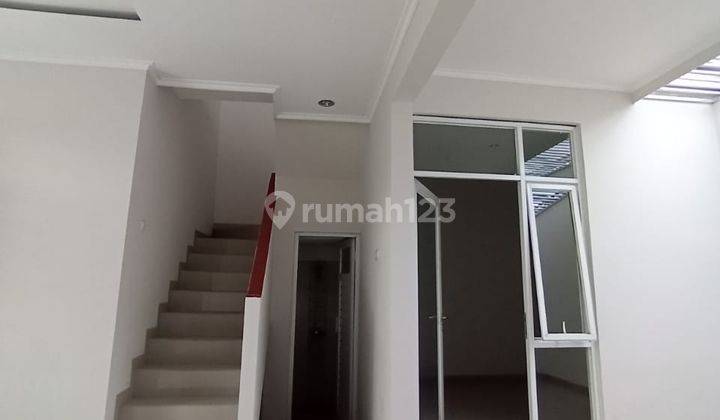 Rumah 2 Lantai Bangunan Minimalis Area Margahayu Soetta Bandung 2