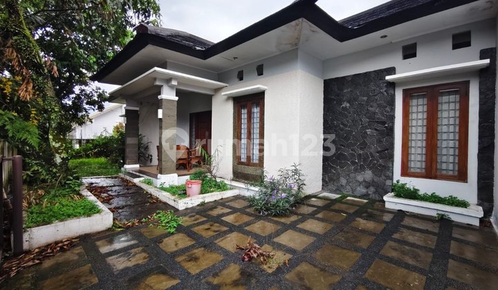 DIJUAL Rumah MEWAH Klasik di Turangga Buahbatu dkt ke TSM Bandung DIJUAL Rumah MEWAH Klasik di Turangga Buahbatu dkt ke TSM Bandung