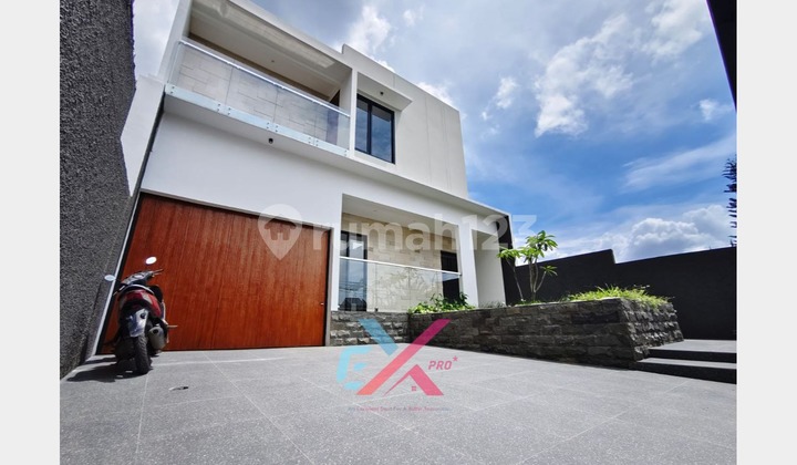 Rumah Mewah Furnished di Setiabudi Regency Dkt Kampus Upi Bandung 1