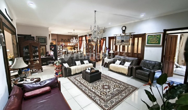 Rumah Klasik Modern di Komplek Batununggal dkt Buahbatu Bandung Rumah Klasik Modern di Komplek Batununggal dkt Buahbatu Bandung