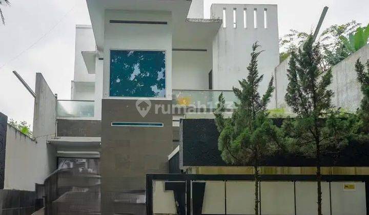 Rumah Villa Mewah 3 Lantai Furnish di Cigadung Dago Bandung Utara 1