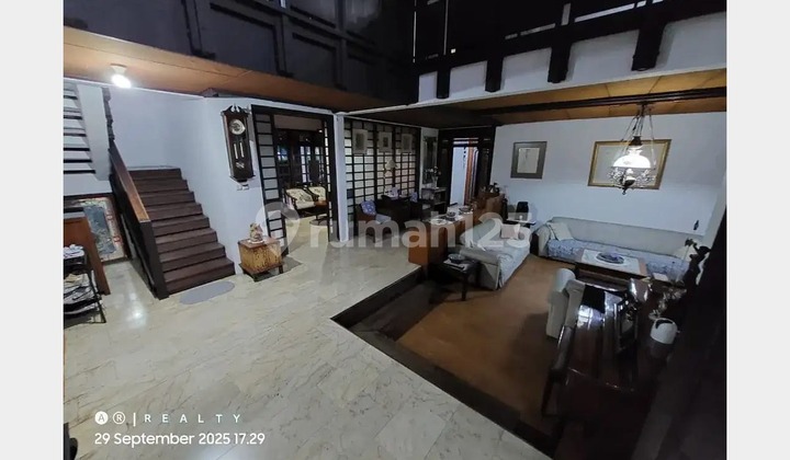 For Sale SHM House in Cisitu Location Near Dago Shopping Center &amp; ITB Campus Bandung