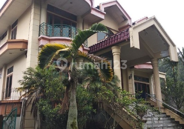 Dijual Rumah Mewah Area Setiabudi Dekat ke Wisata Lembang Bandung Dijual Rumah Mewah Area Setiabudi Dekat ke Wisata Lembang Bandung