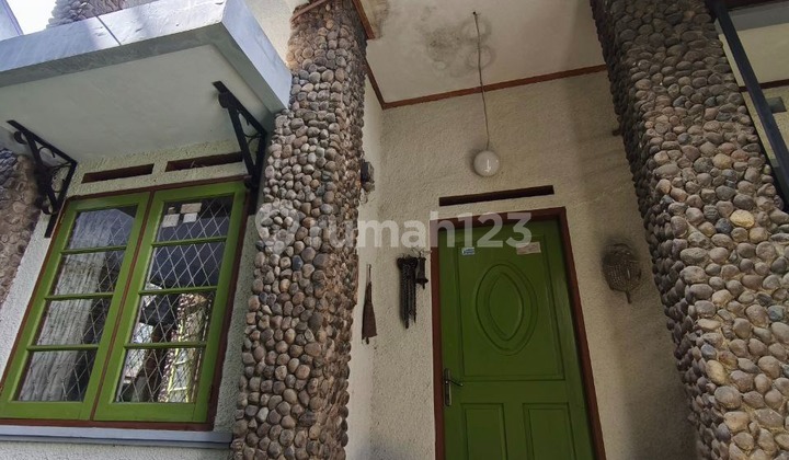 Classic Move-In Ready House in Cisitu Dago, near Tubagus Ismail Bandung. 2
