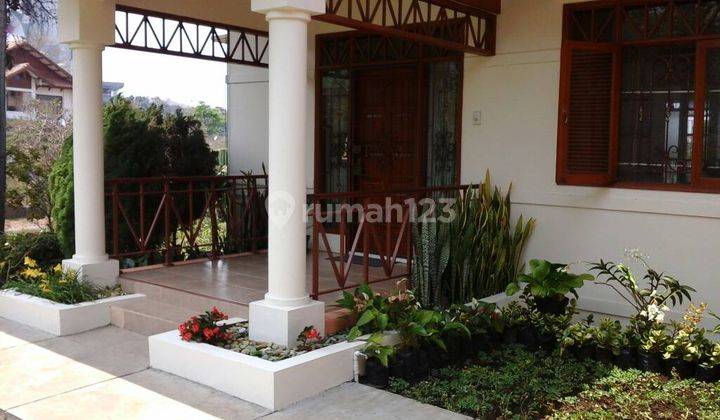 Rumah Villa Furnish Kawasan Dago Dekat Kampus Unpad Bandung 2