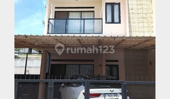 Rumah Strategis di Golf Arcamanik Lokasi Dkt ke Antapani Bandung Rumah Strategis di Golf Arcamanik Lokasi Dkt ke Antapani Bandung