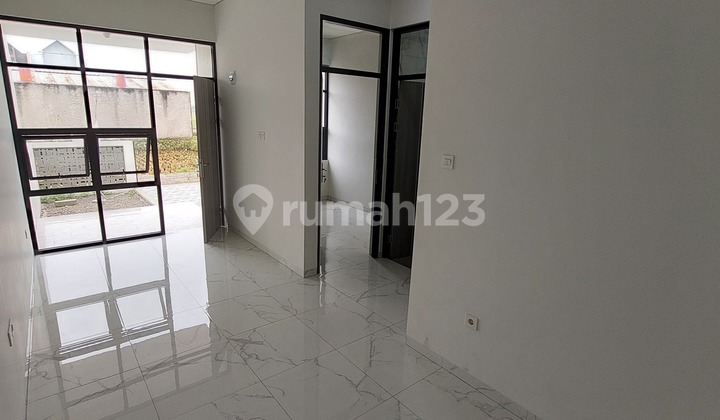 ruang tamu rumah baru murah shm permata