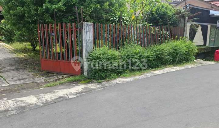 House Ready to Live In and Large Land Near Residential Area on Jl. Kaliurang KM 7.5 2
