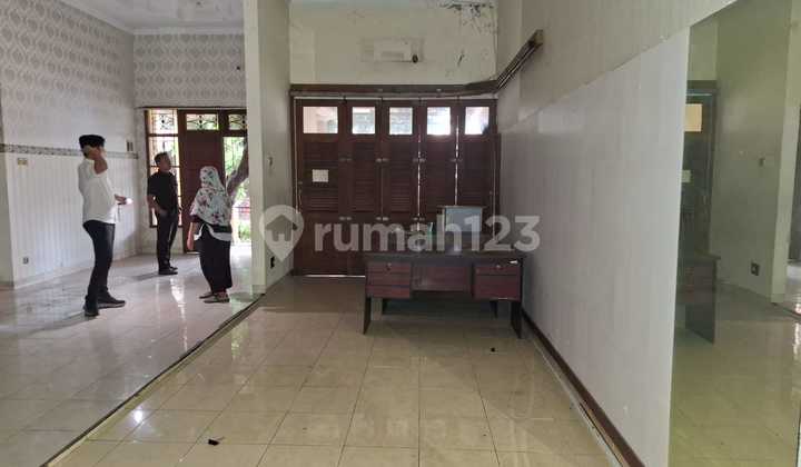 Strategic SHM Area Shop House and House on Jl. Parangtritis, Yogyakarta 2