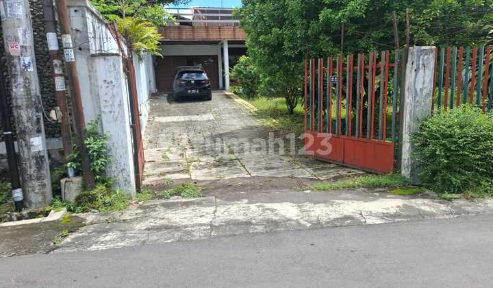 Rumah Siap Huni dan Tanah Luas Dekat Perumahan Area Jl. Kaliurang KM 7,5