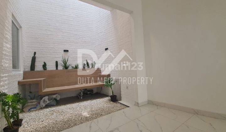 Rumah American Style Di Graha Raya Bintaro
