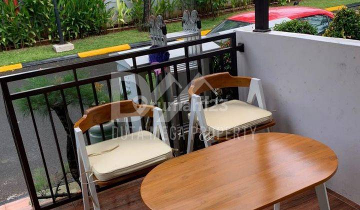 Rumah 2 Lantai Dijual Cepat Semi Furnished Posisi Hook Siap Huni di Graha Raya Bintaro Tangerang Selatan, Tangerang