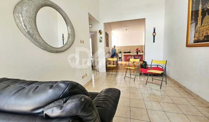 Rumah Cantik Rapi Dekat Kemana Mana Di Graha Raya 2