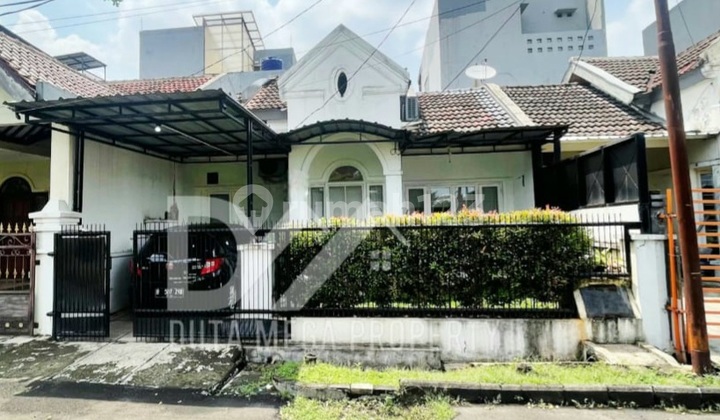 House For Sale Quickly Neat Ready to Live In Front of Park In Graha Raya 1