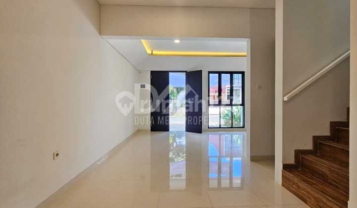 Beautiful House 5 Minutes from Toll Exit in Graha Raya Beautiful House 5 Minutes from Toll Exit in Graha Raya