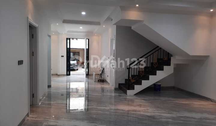 For Sale Beautiful Strong American Style House in Bintaro Sector 9 2