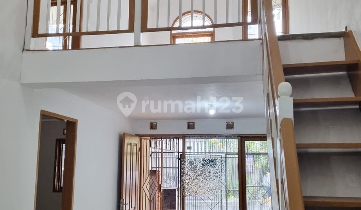 Dijual Rumah di Taman Semanan Indah Kondisi Terawat Strategis