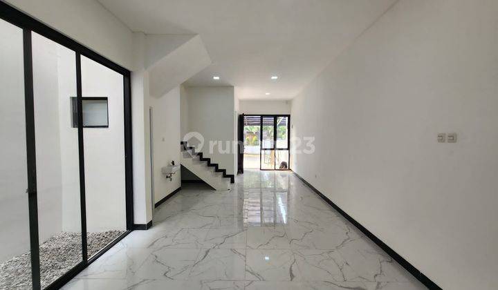 Dijual Rumah Kondisi Baru 2 Lantai di Bsd Harga Bagus Posisi Hoek 1