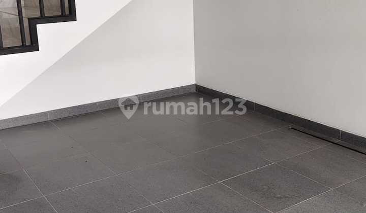 Rumah Brand New Siap Huni di Meruya Jakarta Barat Strategis Nego