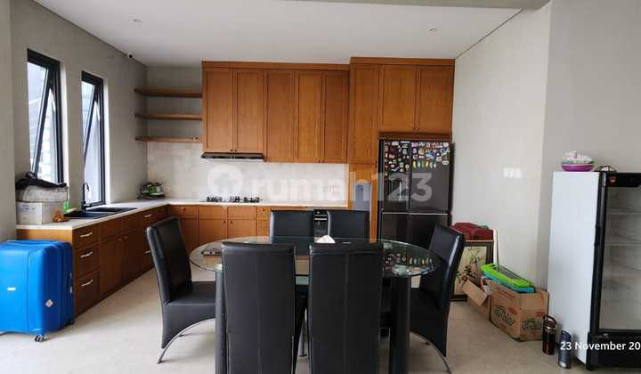 Rumah Hunian Siap Huni di Kav DKI Jakarta Barat Strategis Nego Rumah Hunian Siap Huni di Kav DKI Jakarta Barat Strategis Nego