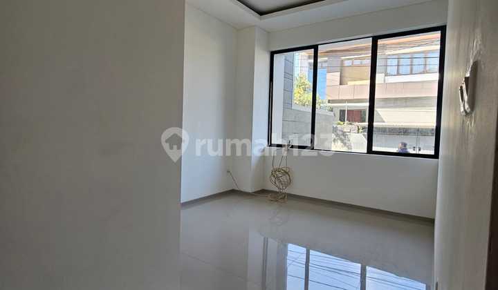 Rumah Modern Siap Huni di Mekar Wangi Bandung High Ceiling