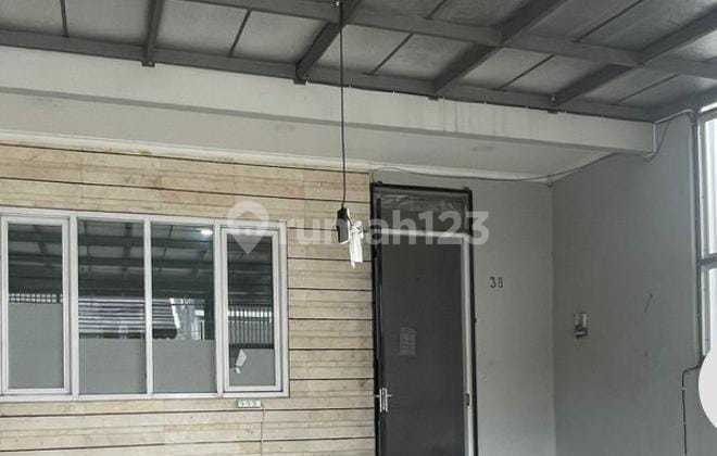 Rumah 2 Lantai Nyaman di Taman Kopo Indah 3 2