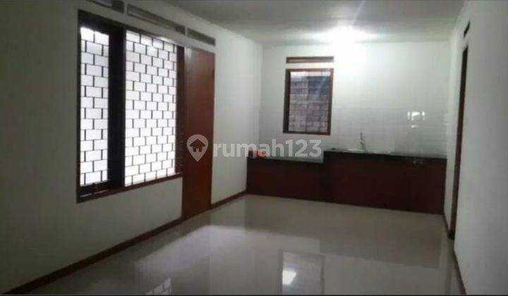 Rumah Luas Nyaman Strategis Bonus Kamar Kost di Turangga Bandung 2