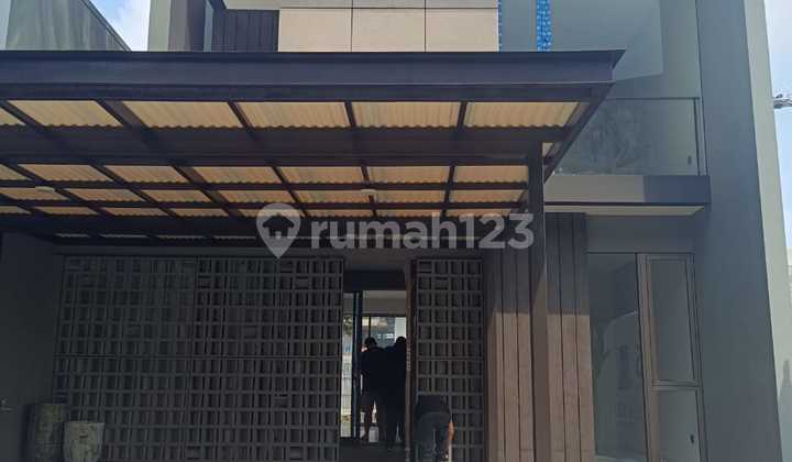 Rumah Baru Modern di Kartawijaya Kota Baru Parahyangan