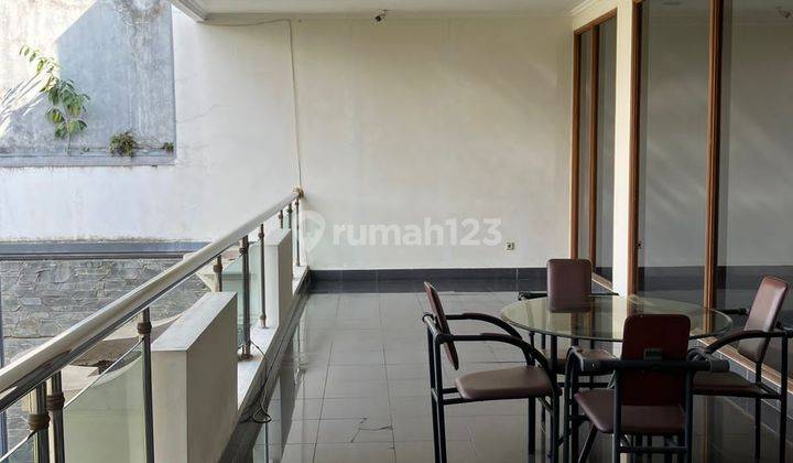 Rumah Besar Strategis Siap Pakai di Mainroad Sukajadi Bandung 2