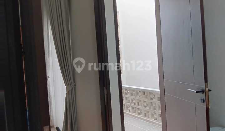 Rumah Nyaman Siap Huni Furnished di Cluster Flora Summarecon 2