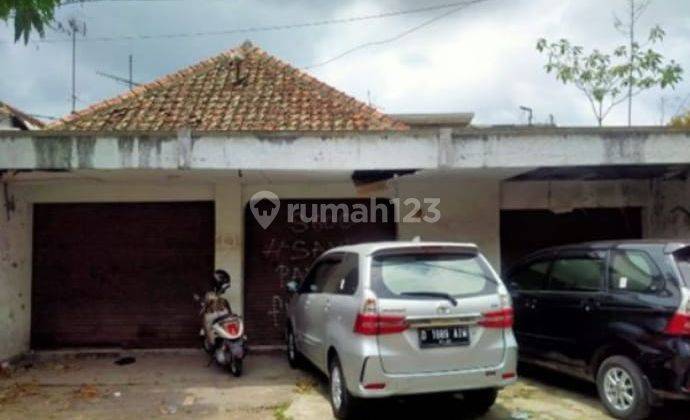 Rumah Bagus Nyaman Terawat di Jalan Kembar Bandung 1