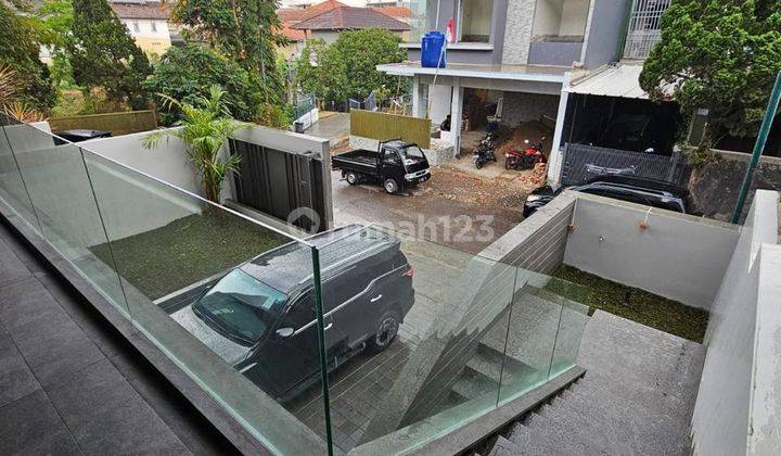 Rumah Baru Cantik Minimalis Siap Huni di Setraduta  2