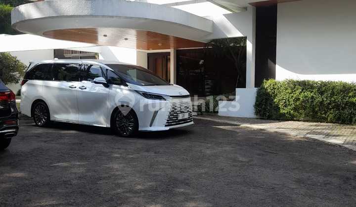 Rumah Besar Hitung Tanah Daerah Ciumbuleuit bisa Utk Cafe, Hotel