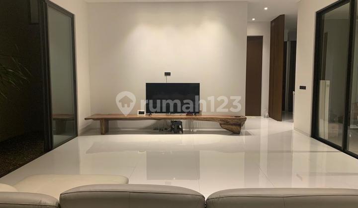 Rumah Mewa Modern Minimalis di Singgasana Pradana 2