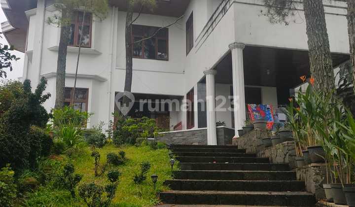 Rumah Mewah Besar di Sayap Pasteur Bandung Rumah Mewah Besar di Sayap Pasteur Bandung