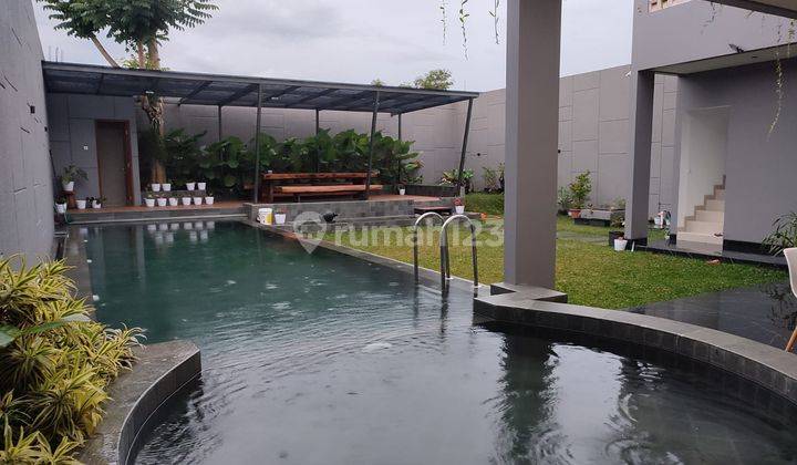 Rumah Mewah Ada Kolam Renang Cluster Premium di Kbp 1