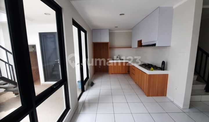 Comfortable Minimalist House Ready to Occupy in Dayana Cluster Summarecon 2