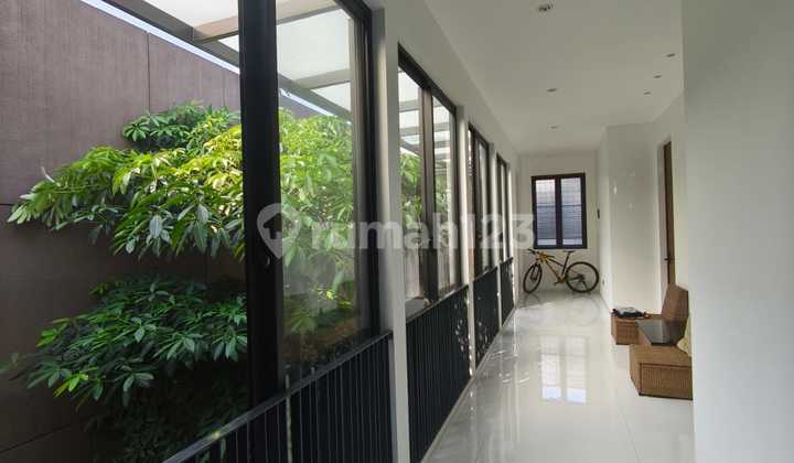 Rumah Mewah Modern Cluster Exlusif di Komplek Singgasana Pradana 2