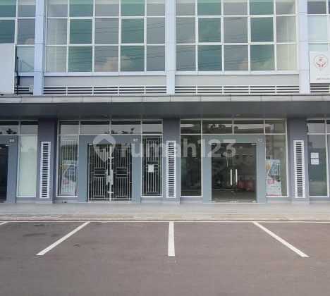 3-Story Ready-to-Use Shop House in Berly Commercial Summarecon Bandung