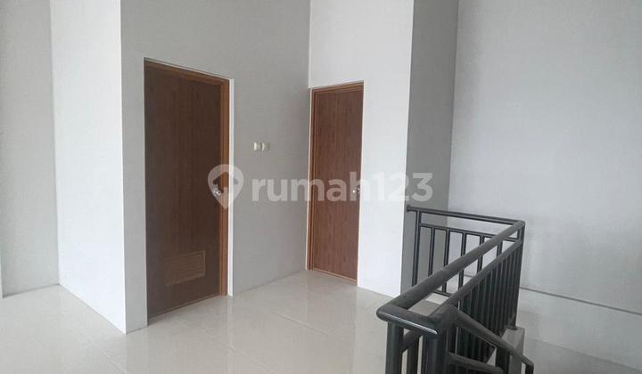 New Modern 2-Story Strategic Shop House in Pasirkaliki Area, Bandung 2