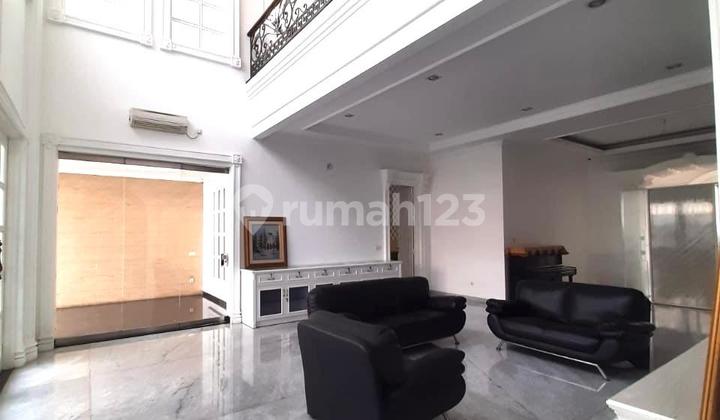 Rumah Mewah Siap Huni di Mainroad Singgasana Bandung