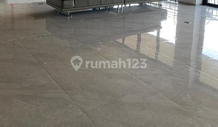 Luxury House Ready to Live In Furnished at Setraduta Grande 2