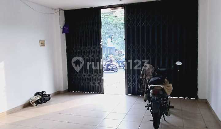 3-Story Ready-to-Use Shop House on Mainroad Cibabat Cimahi 3-Story Ready-to-Use Shop House on Mainroad Cibabat Cimahi