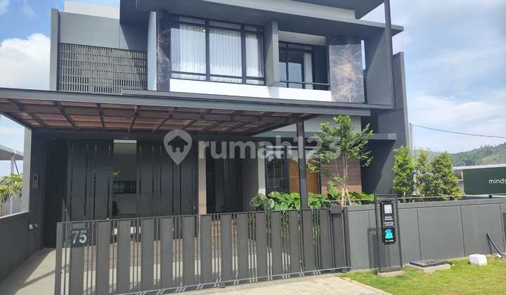 Rumah Modern Minimalis di Nilapadmi Kota Baru Parahyangan